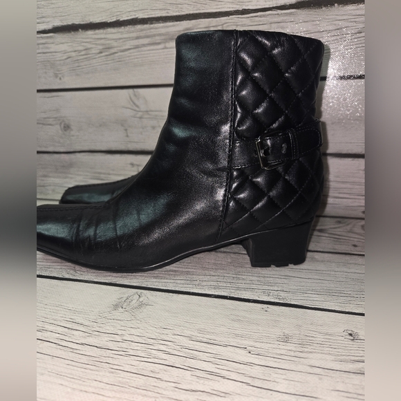 Sesto Meucci Black Leather Quilted Ankle Boots Women’s 8 Low Heel - Picture 2 of 13